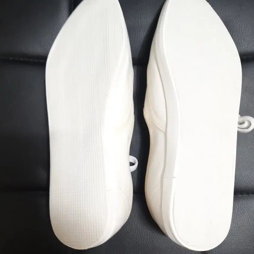 [BUNJANG] Naning9 Ivory Pointed Sneakers 245 / 새상품 난닝구 아이보리 뾰족스니커즈 245