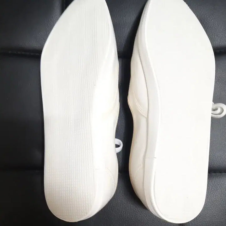 [BUNJANG] Naning9 Ivory Pointed Sneakers 245 / 새상품 난닝구 아이보리 뾰족스니커즈 245