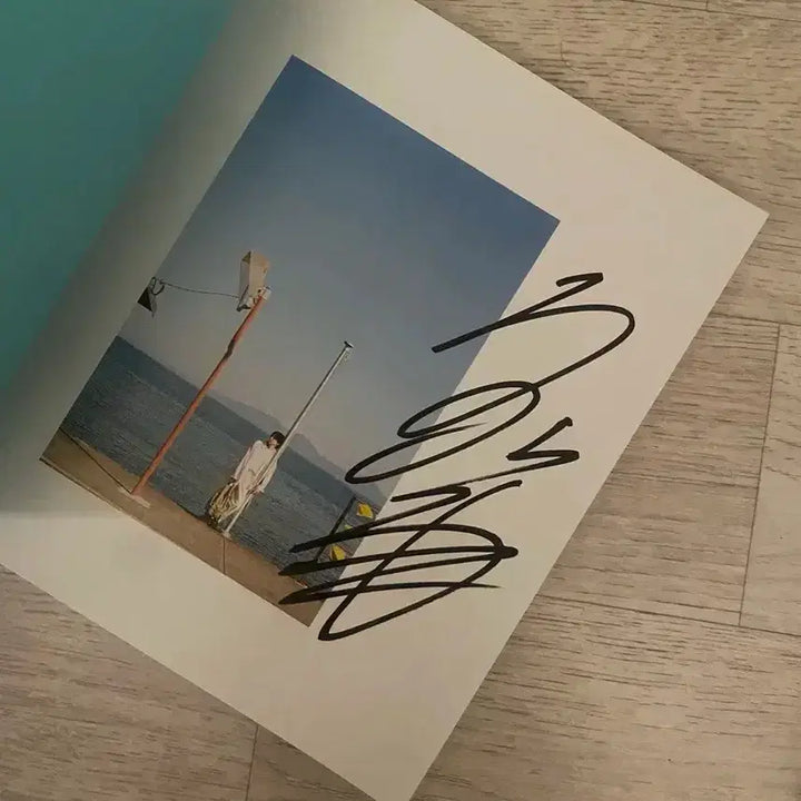 [BUNJANG] Mahiro Takasugi Autographed Photobook / 일본배우 타카스기 마히로 친필싸인 사진집