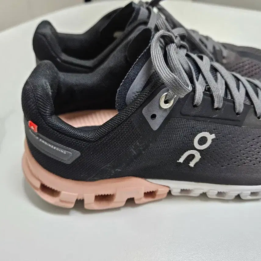 [BUNJANG] On Running Cloudflow Sneakers / [245]온러닝 클라우드플로우