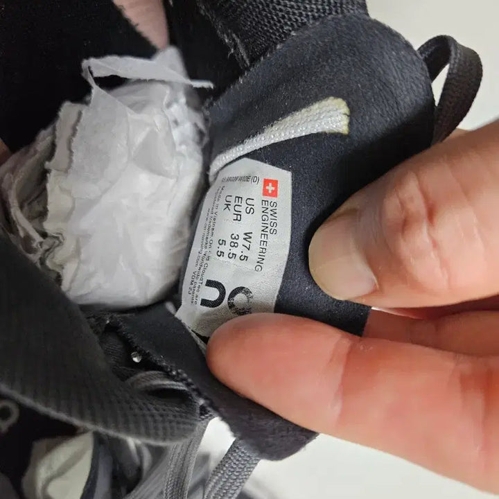 [BUNJANG] On Running Cloudflow Sneakers / [245]온러닝 클라우드플로우