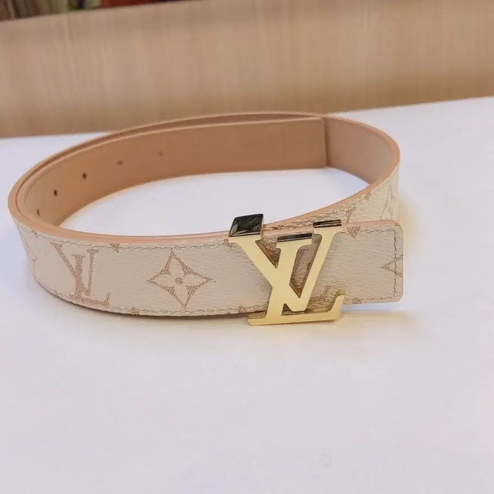 [BUNJANG] Louis Vuitton Monogram Ivory Belt / 루이비통 모노그램 벨트 아이보리 금장