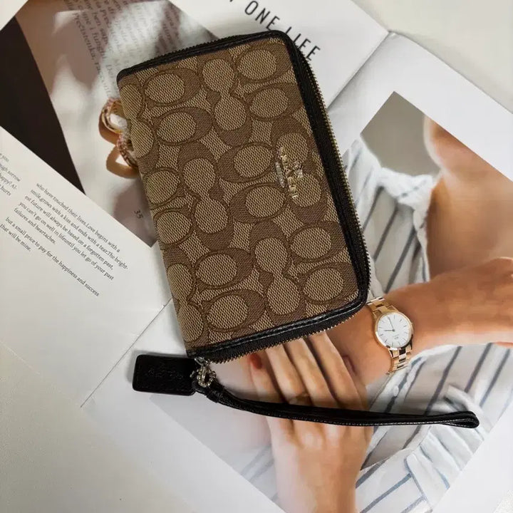 [BUNJANG] Coach Signature Brown Zip Around Wallet / 코치 시그니처 브라운 지퍼 지갑