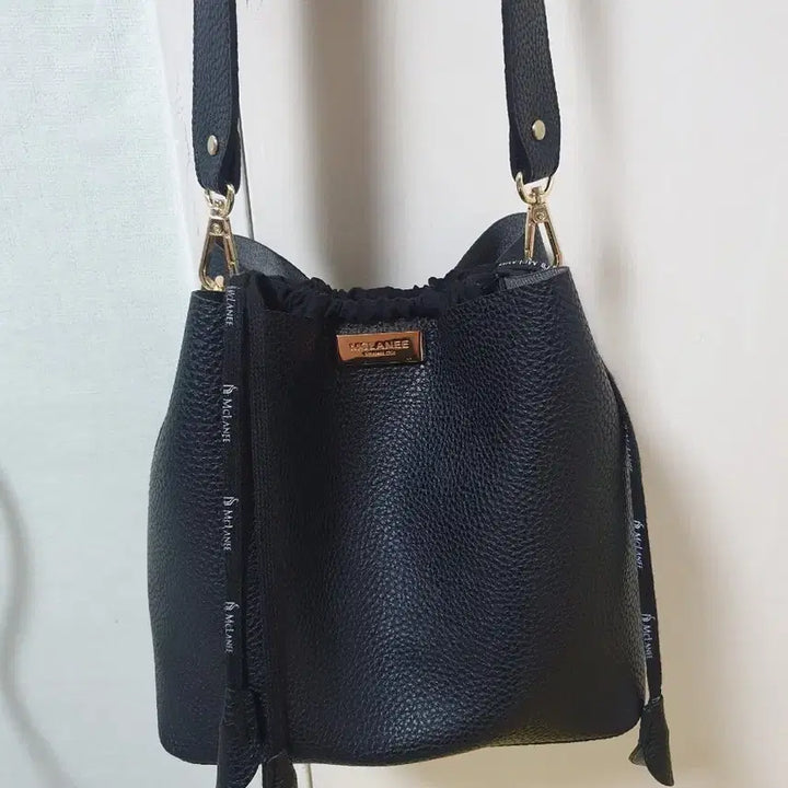 [BUNJANG] McClanee Shoulder and Cross Bag / 맥끌라니 숄더앤크로스백