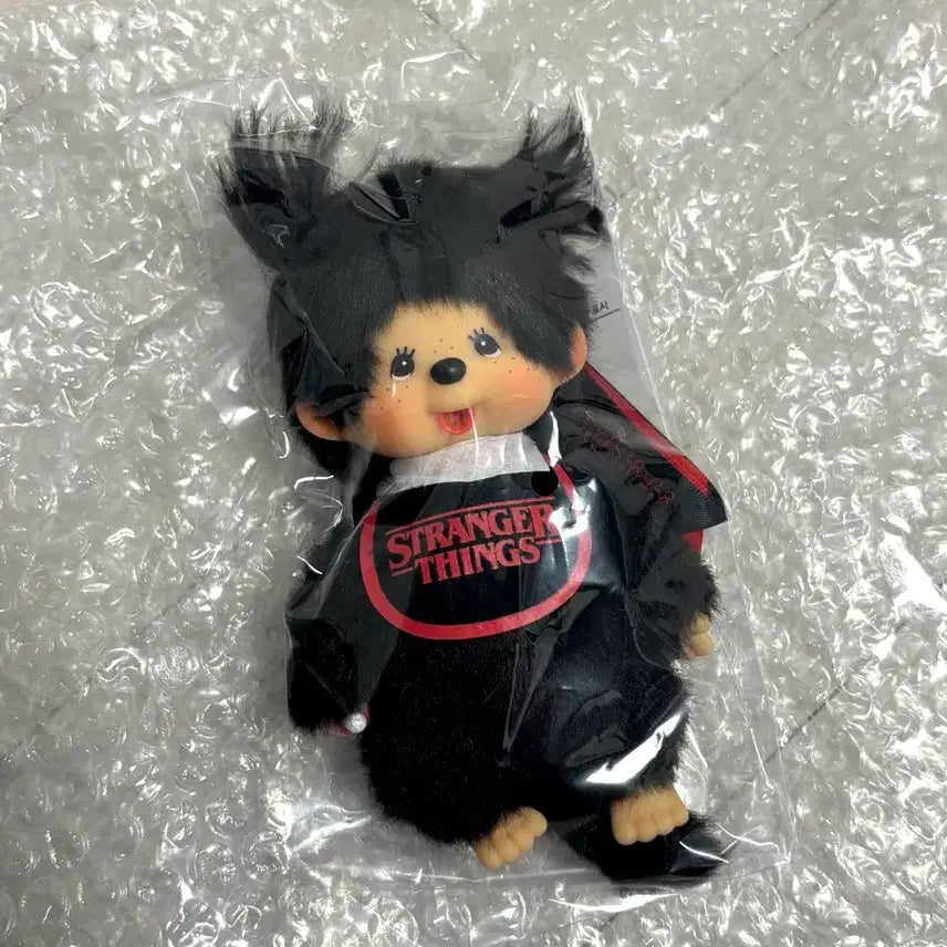 [BUNJANG] Stranger Things x Monchhichi Bib Doll / [새상품] 기묘한이야기 X 몬치치 인형 Bib