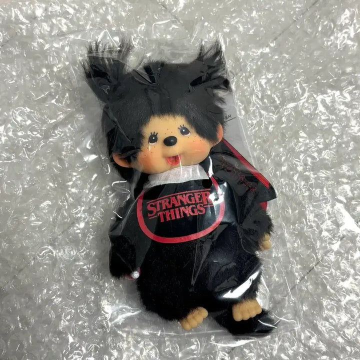 [BUNJANG] Stranger Things x Monchhichi Bib Doll / [새상품] 기묘한이야기 X 몬치치 인형 Bib