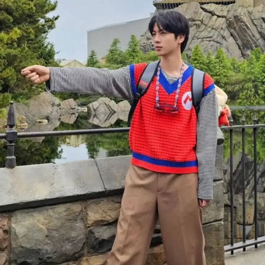 [BUNJANG] BTS Jin Mario Sweater / 방탄소년단 BTS 진 마리오 스웨터