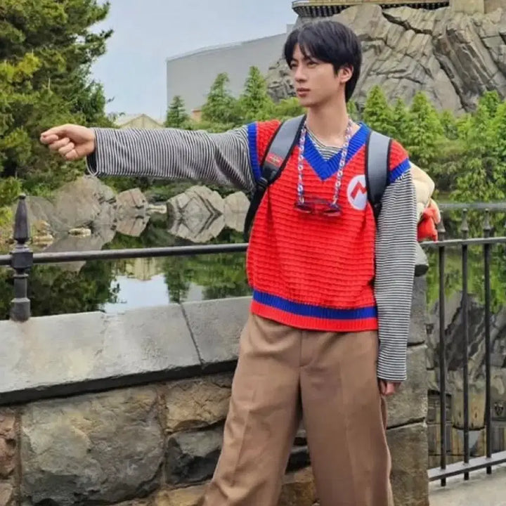 [BUNJANG] BTS Jin Mario Sweater / 방탄소년단 BTS 진 마리오 스웨터