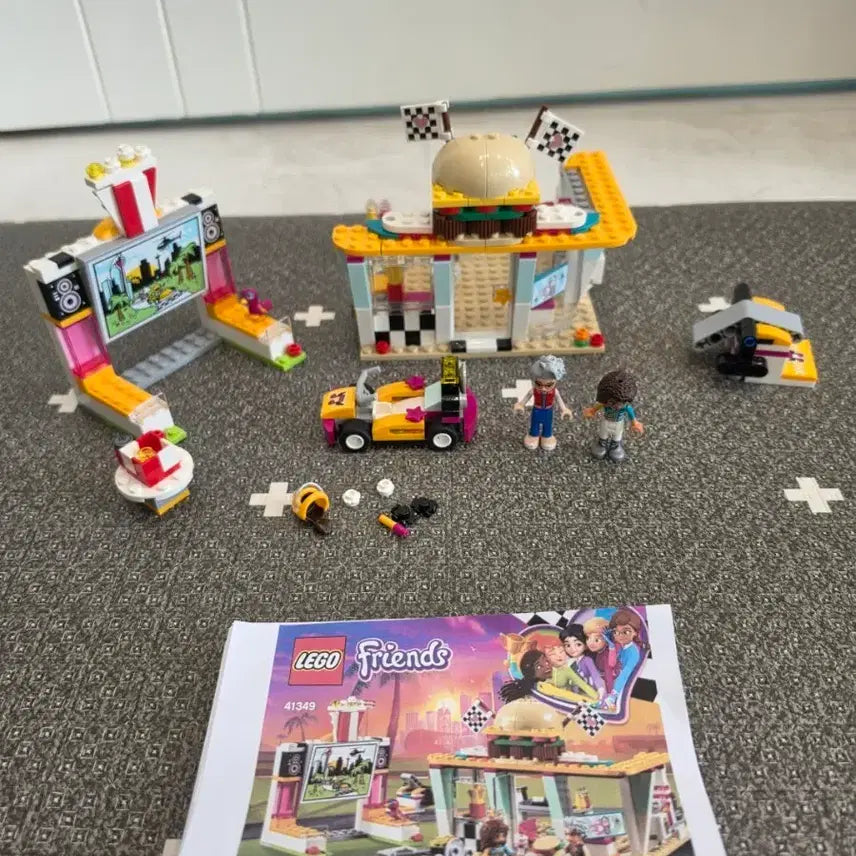 [BUNJANG] LEGO Friends 41349 Drive-In Diner / 레고프렌즈 41349 드라이브인 다이너