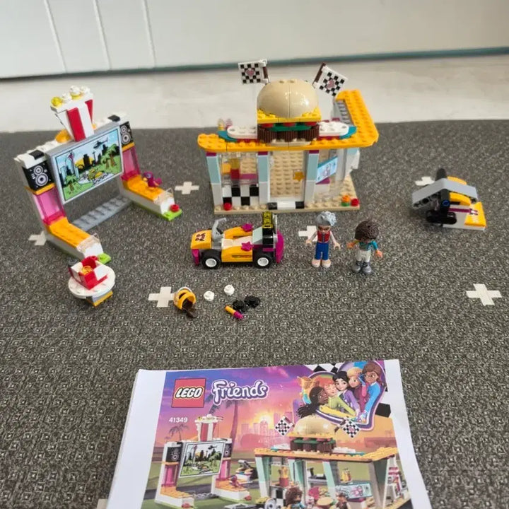 [BUNJANG] LEGO Friends 41349 Drive-In Diner / 레고프렌즈 41349 드라이브인 다이너