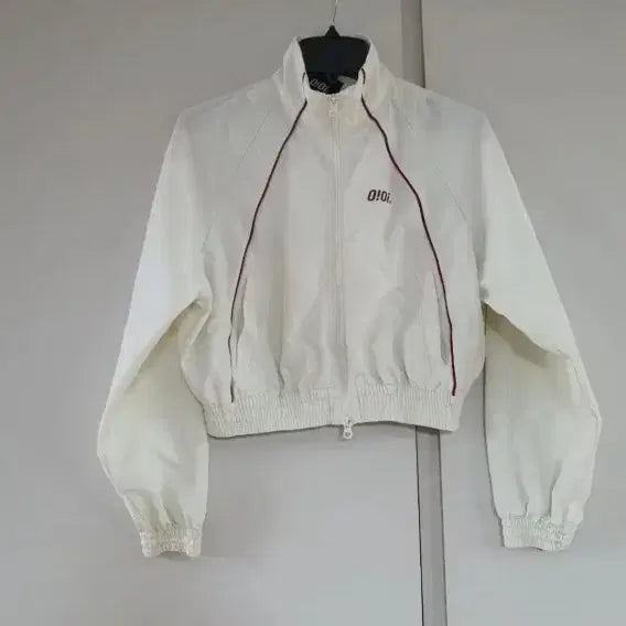 [BUNJANG] OiOi Crop Windbreaker Jacket / 오아이오아이 크롭 바람막이 여성