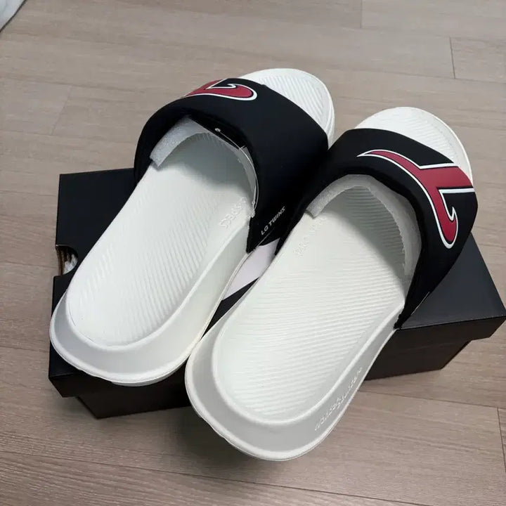 [BUNJANG] Prospecs LG Twins Slippers 290 / 프로스펙스 LG트윈스 슬리퍼 290