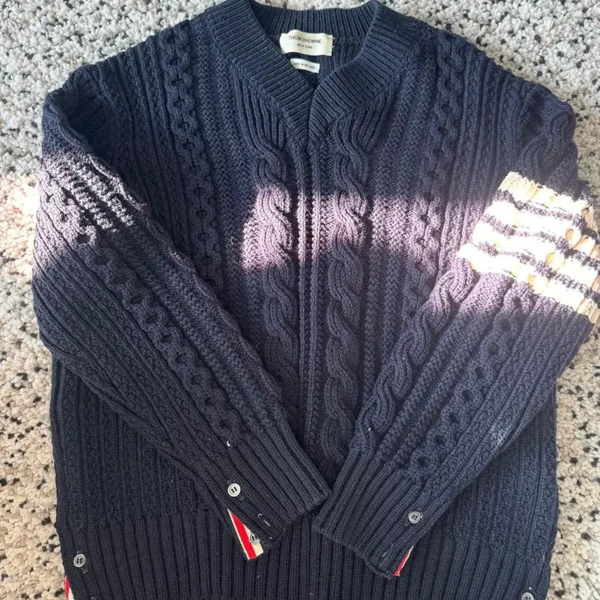 [BUNJANG] Thom Browne Aran Cable Knit V-Neck Navy Sweater / [2] 톰브라운 아란 케이블 니트 v넥  네이비