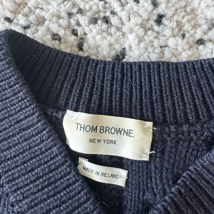 [BUNJANG] Thom Browne Aran Cable Knit V-Neck Navy Sweater / [2] 톰브라운 아란 케이블 니트 v넥  네이비