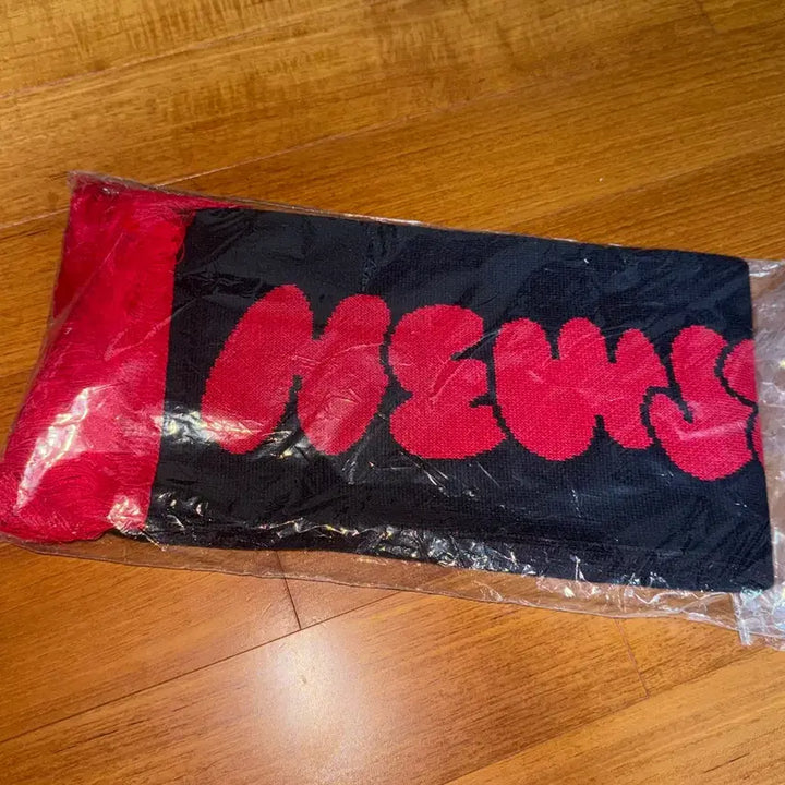[BUNJANG] NewJeans Gayo Daejeon Event Exclusive Muffler / 뉴진스 가요대전 역조공 머플러