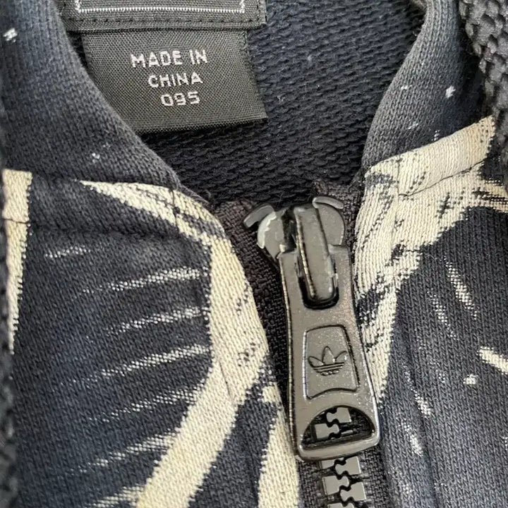 [BUNJANG] Adidas Star Wars Collaboration Hooded Zip-up / [M] 아디다스 스타워즈 콜라보 후드집업