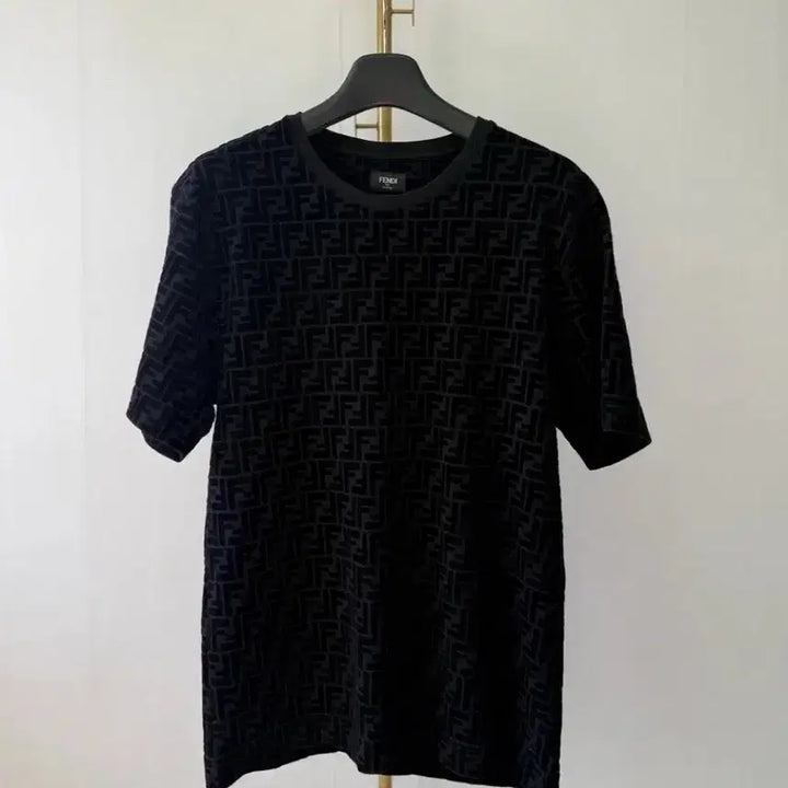 [SOLD OUT] 펜디 FF로고 벨벳 반팔 M