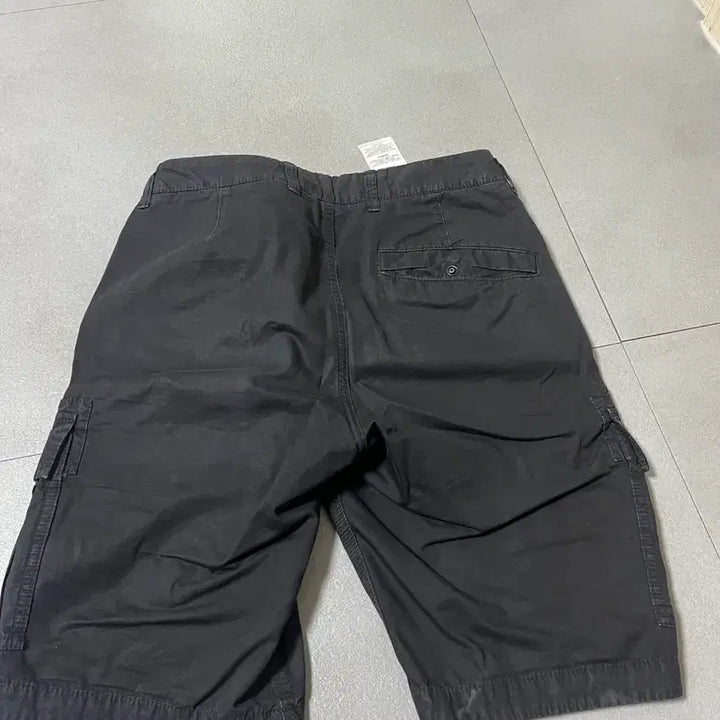 [SOLD OUT] 스톤아일랜드 블랙 카고 반바지