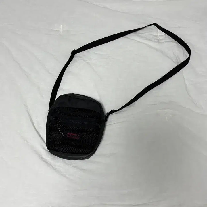 [SOLD OUT] 그라미치X디스이즈네버뎃 파우치가방
