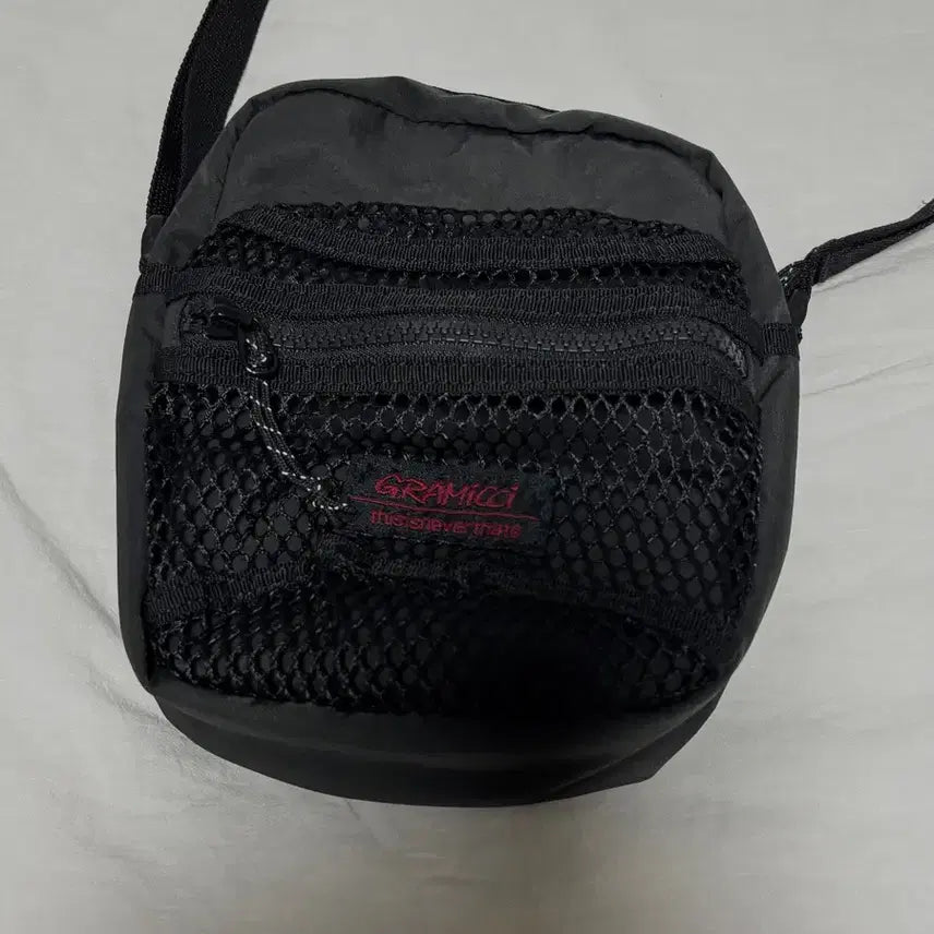 [SOLD OUT] 그라미치X디스이즈네버뎃 파우치가방
