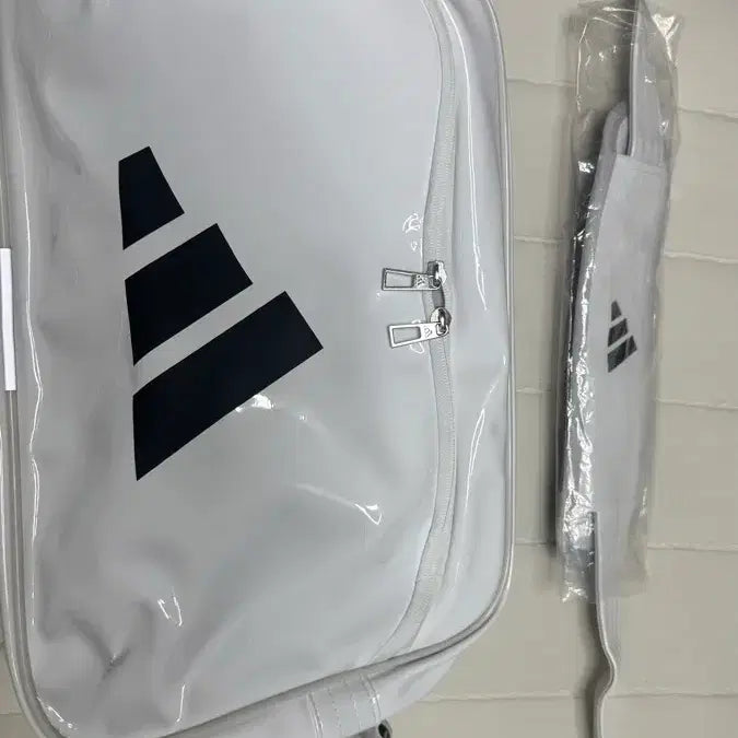 [BUNJANG] Adidas Enamel Crossbody Bag / 아디다스 에나멜 백