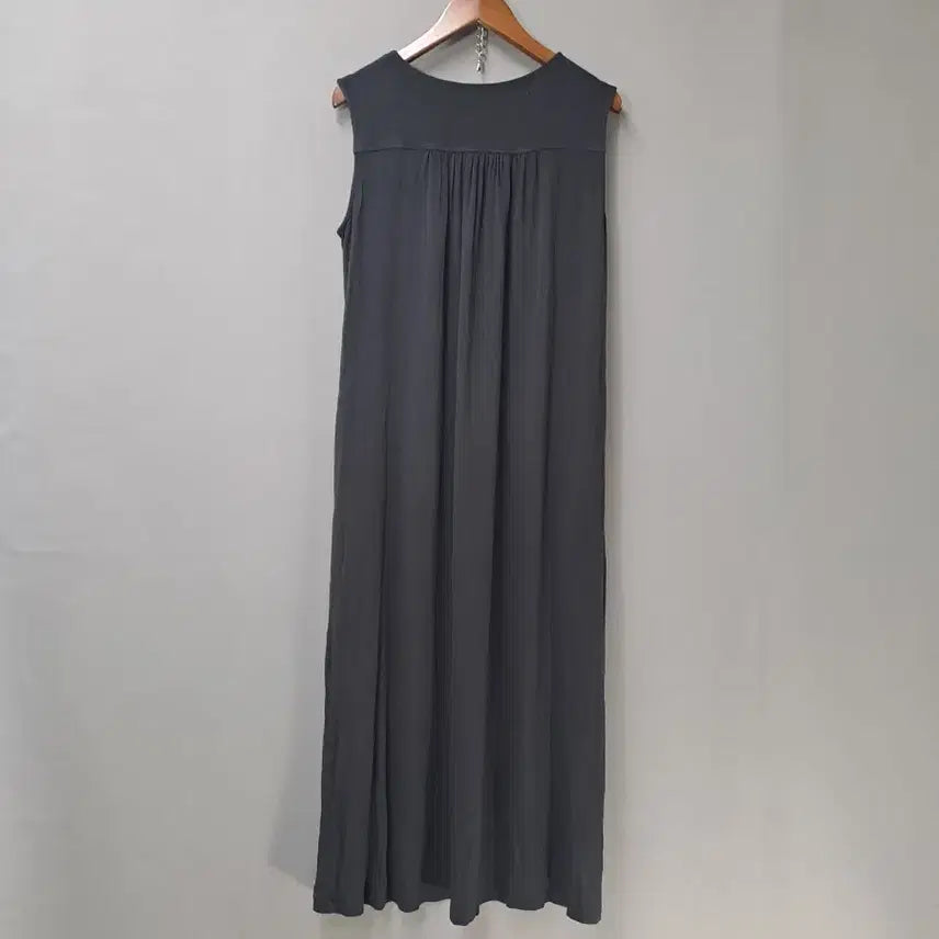 [BUNJANG] Uniqlo Sleeveless Charcoal Pocket Long Dress / 유니클로 민소매 차콜 포켓  롱 원피스