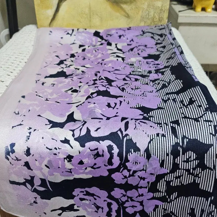 [BUNJANG] Floral Pattern Silk Scarf / 플라워 패턴 실크 스카프 퍼플 실크스카프