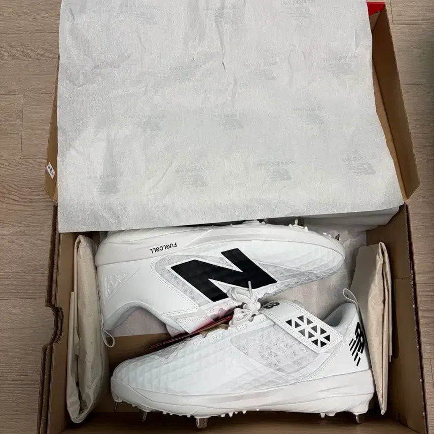 [BUNJANG] New Balance Metal Spike Baseball Cleats / 뉴발란스 야구화 (메탈 스파이크)