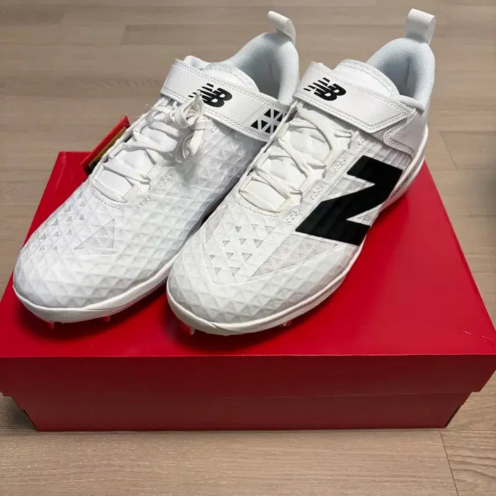 [BUNJANG] New Balance Metal Spike Baseball Cleats / 뉴발란스 야구화 (메탈 스파이크)