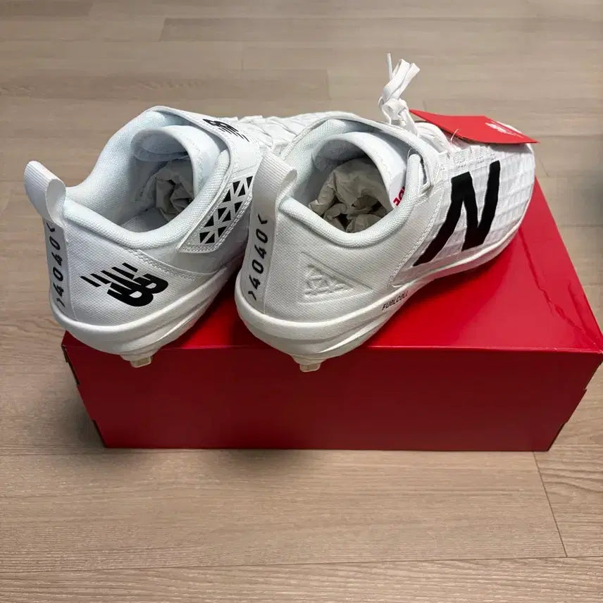 [BUNJANG] New Balance Metal Spike Baseball Cleats / 뉴발란스 야구화 (메탈 스파이크)