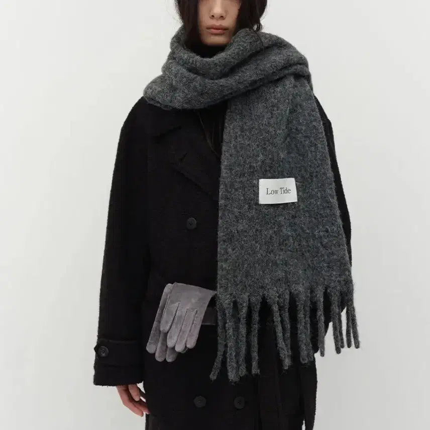 [BUNJANG] LOWTIDE Big Label Scarf Charcoal / 로우타이드 머플러
