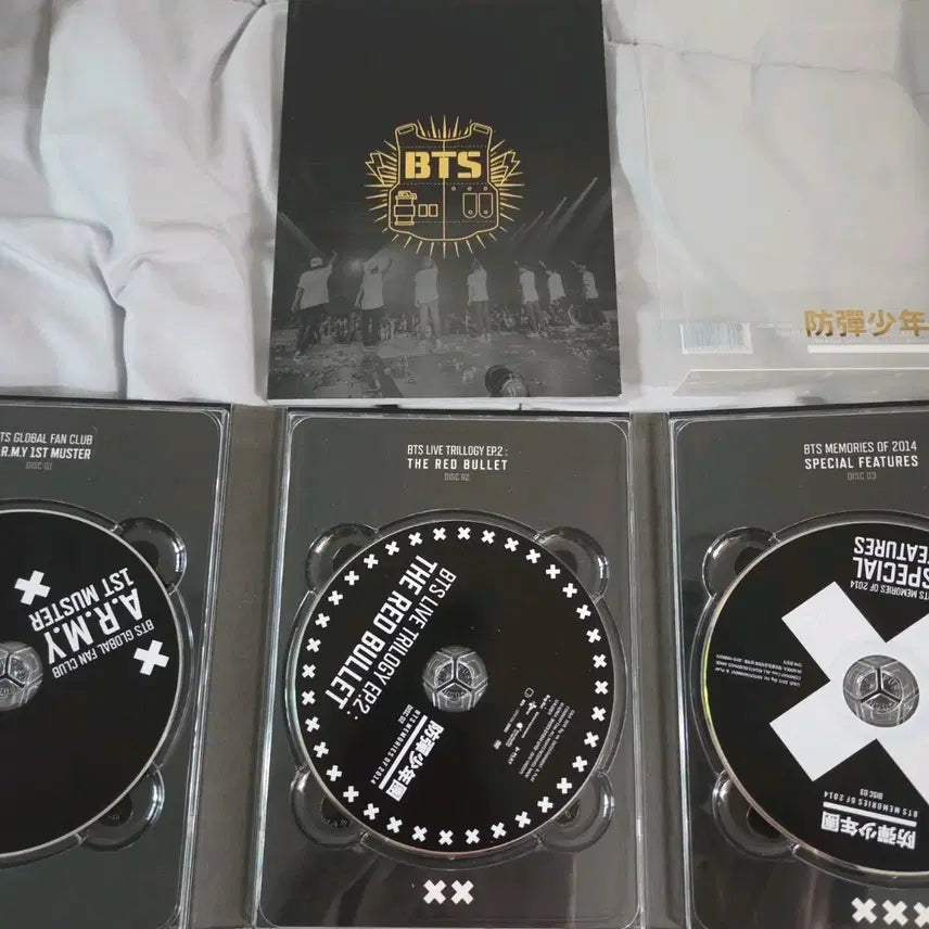 [SOLD OUT] [BUNJANG] BTS Memories of 2014 DVD Photobook Set / 방탄소년단 bts 2014 메모리즈 dvd 포토북 세트
