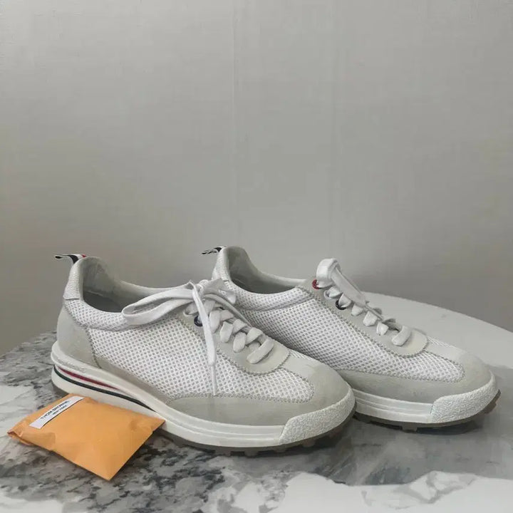 [BUNJANG] Thom Browne White Nylon Tech Runner (Size 39) / 톰브라운 화이트 나일론 테크 러너 39
