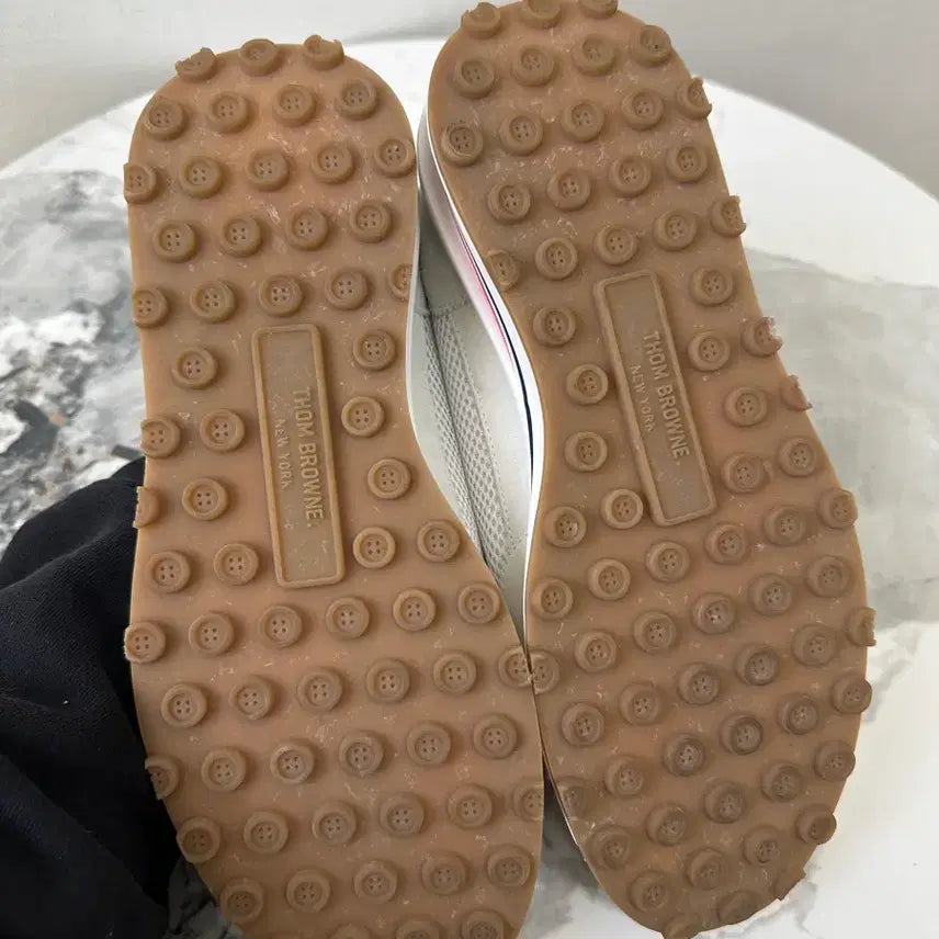[BUNJANG] Thom Browne White Nylon Tech Runner (Size 39) / 톰브라운 화이트 나일론 테크 러너 39