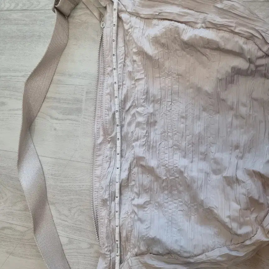 [BUNJANG] COS Cream Half Moon Crossbody Bag / 코스 크림  반달크로스
