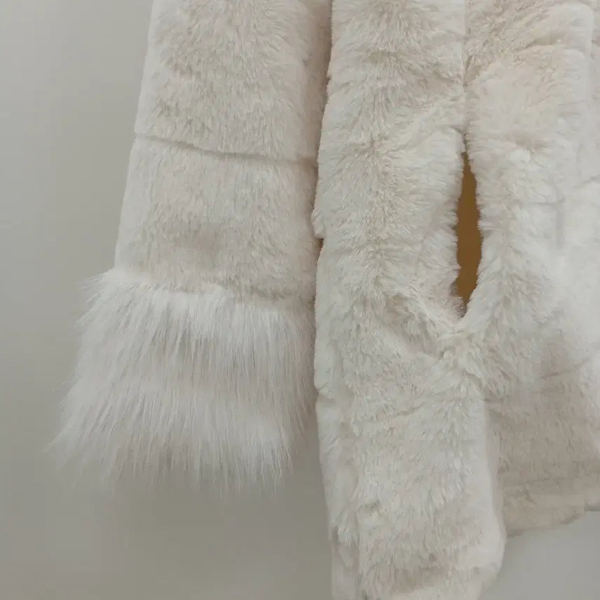 [BUNJANG] Generic Faux Fur Hooded Winter Coat / 260311-01 페이크퍼 후드 코트 여성 겨울코트