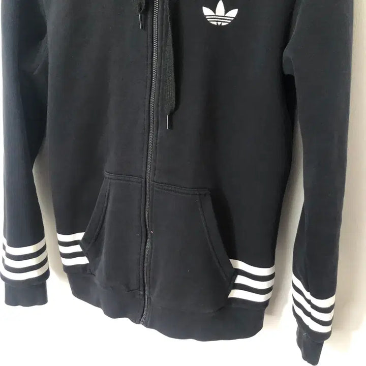 [BUNJANG] Adidas Trefoil Black Three Stripes Hoodie Zip-up / 아디다스 트레포일 블랙 삼선 후드집업