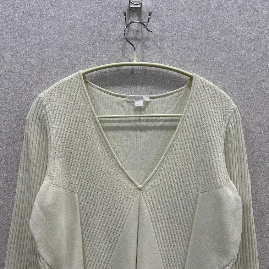[BUNJANG] COS V-Neck Knit Sweater / COS 브이넥 니트