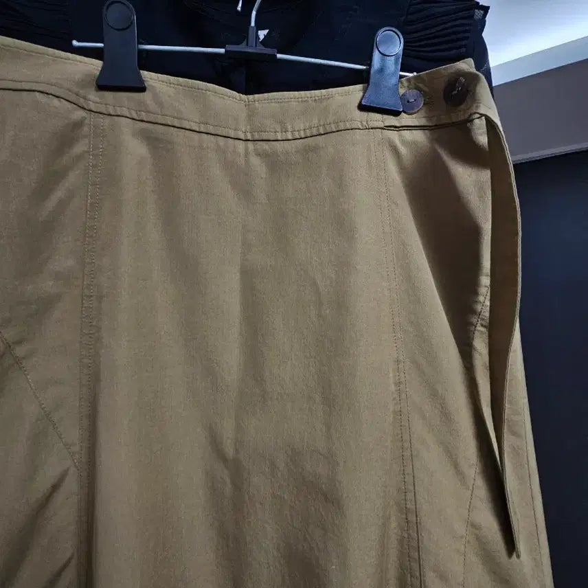 [SOLD OUT] sjsj 베이지 A라인 미디 스커트 67사이즈.