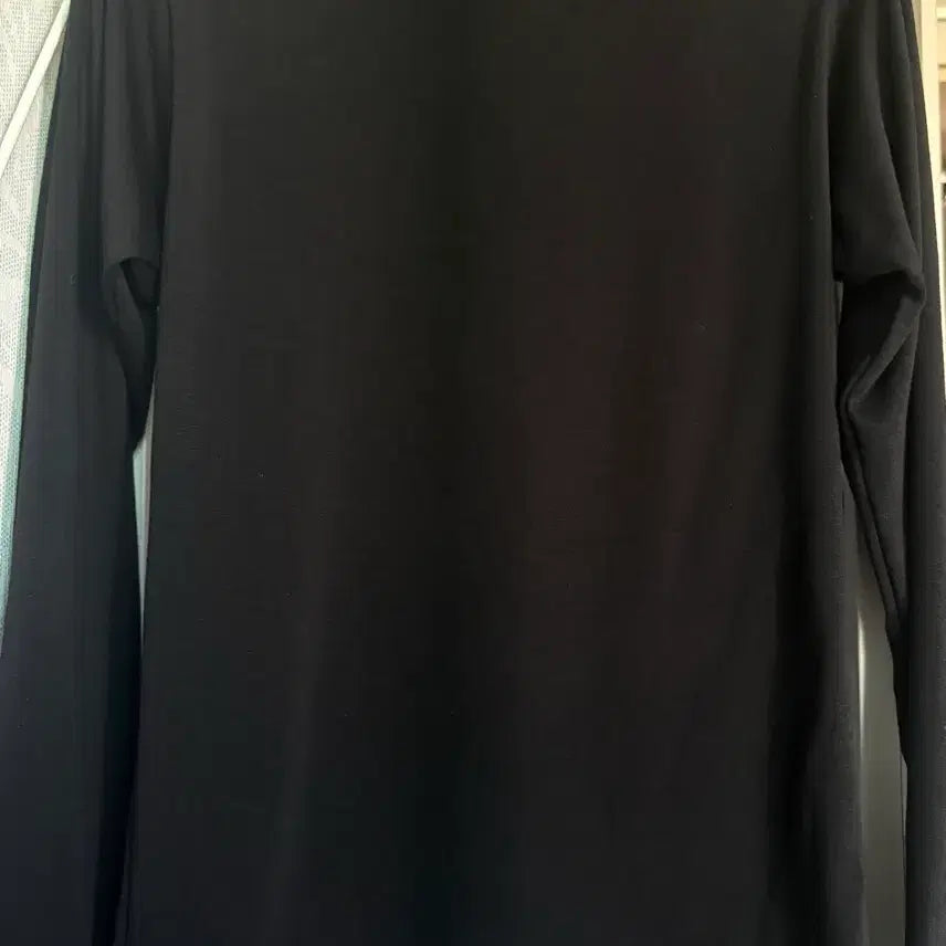 [BUNJANG] One Shoulder Lettering Long Sleeve Top / 원 오프숄더 레터링 라운드 유넥 긴팔티