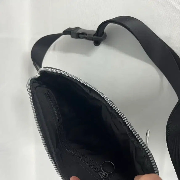 [BUNJANG] Duvetica Padded Hip Sack / 듀베티카 패딩 힙색