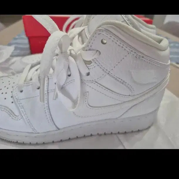 [BUNJANG] Nike Jordan 1 Mid White Sneakers / 나이키 조던1 미드 화이트 240