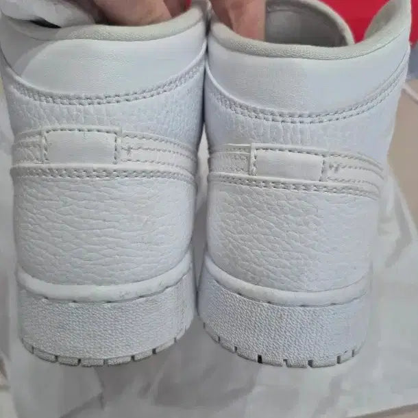 [BUNJANG] Nike Jordan 1 Mid White Sneakers / 나이키 조던1 미드 화이트 240