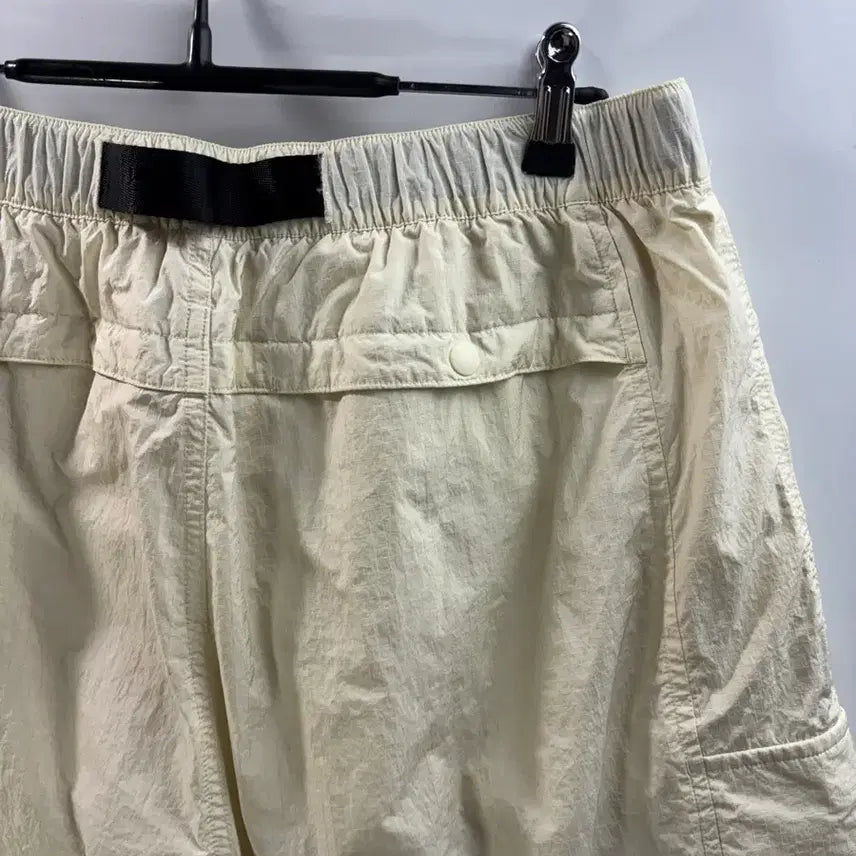 [SOLD OUT] [L] 커버낫 나일론 립스톱 카고 반바지 아이보리  3.5
