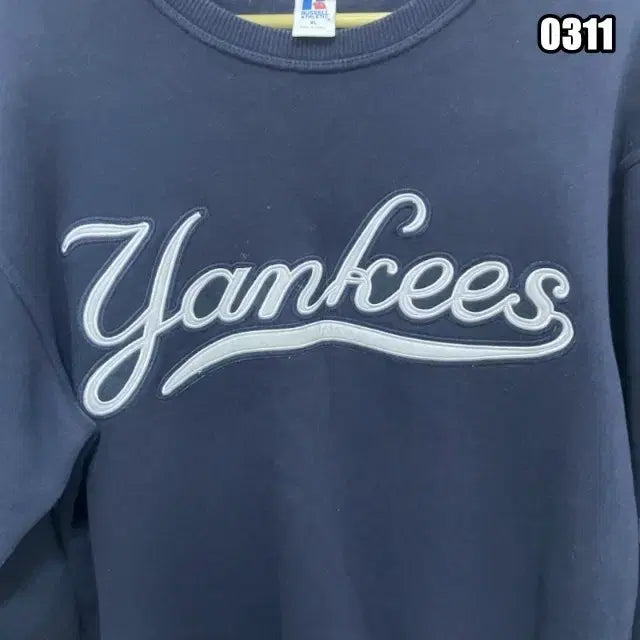 [BUNJANG] Russell Yankees 00s Round Neck Sweatshirt / XL 러셀 RUSSELL 00S 양키즈 라운드 맨투맨