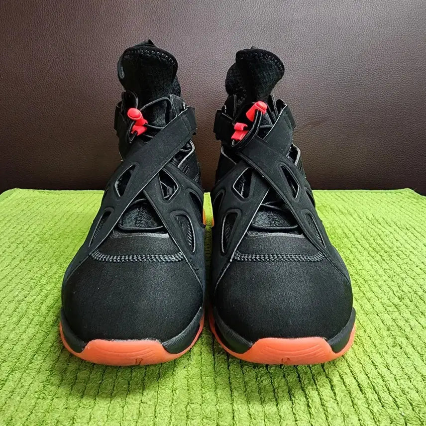 [SOLD OUT] 나이키 조던 래티튜드 720 우먼스 운동화 240mm