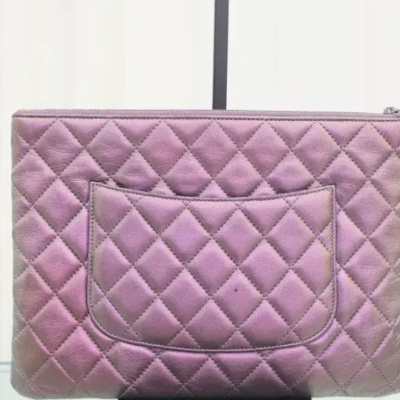 [SOLD OUT] 샤넬 클래식 뉴미듐 클러치백 a82545