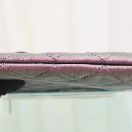 [SOLD OUT] 샤넬 클래식 뉴미듐 클러치백 a82545