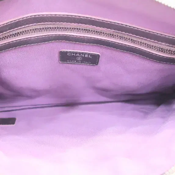 [SOLD OUT] 샤넬 클래식 뉴미듐 클러치백 a82545
