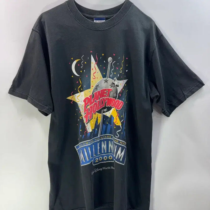 [BUNJANG] Planet Hollywood Disney Millennium Vintage T-shirt / [L/100] 플래닛 할리우드x디즈니 밀레니엄 빈티지 반팔티 4.5  상
